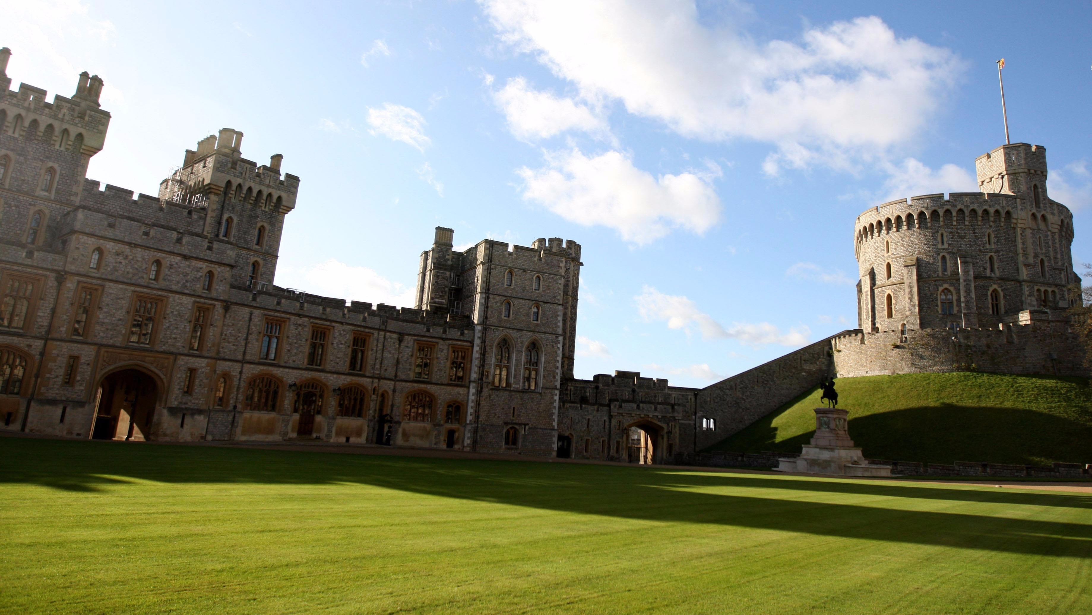 Staff At Windsor Castle Vote For Industrial Action In Dispute Over Pay Itv News London