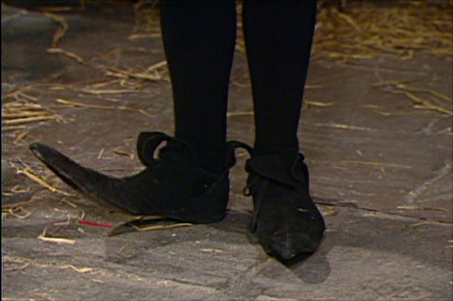 Really pointy deals shoes