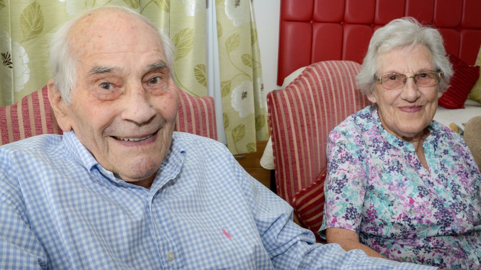 Couple becomes world's oldest newlyweds