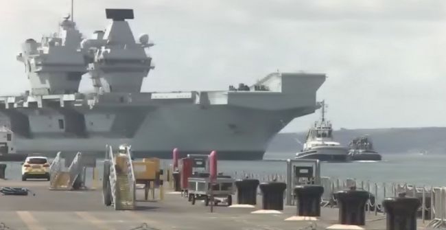Hms Queen Elizabeth Returns Home To Portsmouth Meridian Itv News