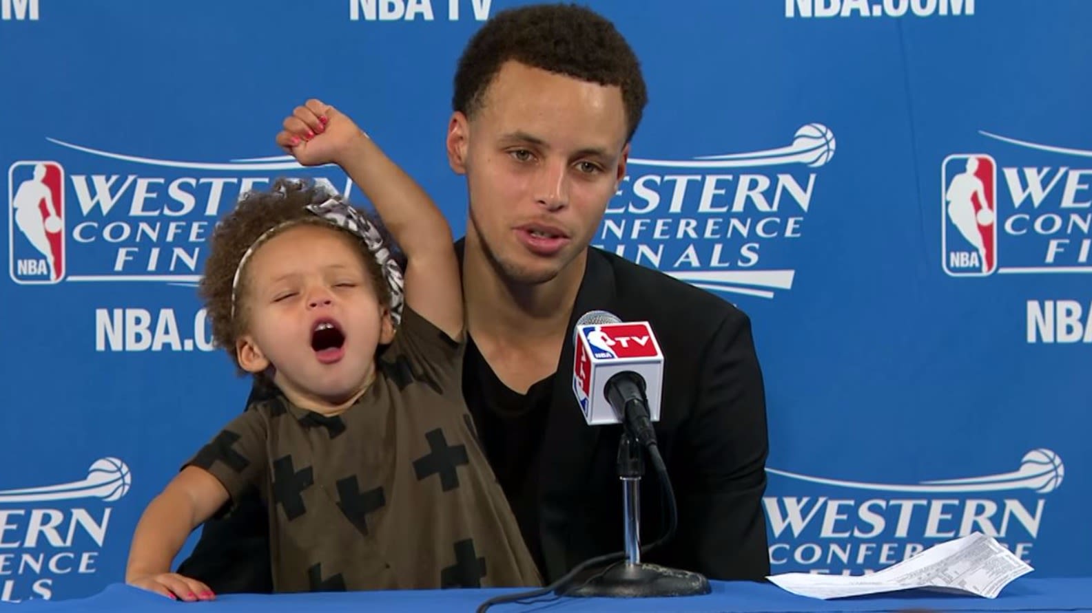 Riley Curry: Video Shows Stephen Curry's 3-Year-Old Daughter Singing 'Happy  Birthday' to Her Father