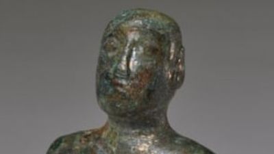 Statue unearthed in Cambridgeshire suggests mullet may have been popular  first century hairstyle | ITV News Anglia