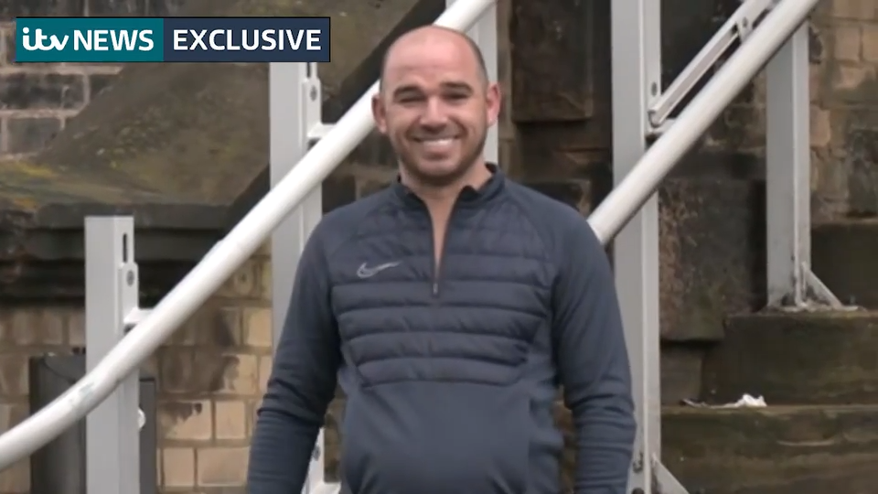ITV News Exclusive: Moment wrongly released Wandsworth prisoner hands himself in