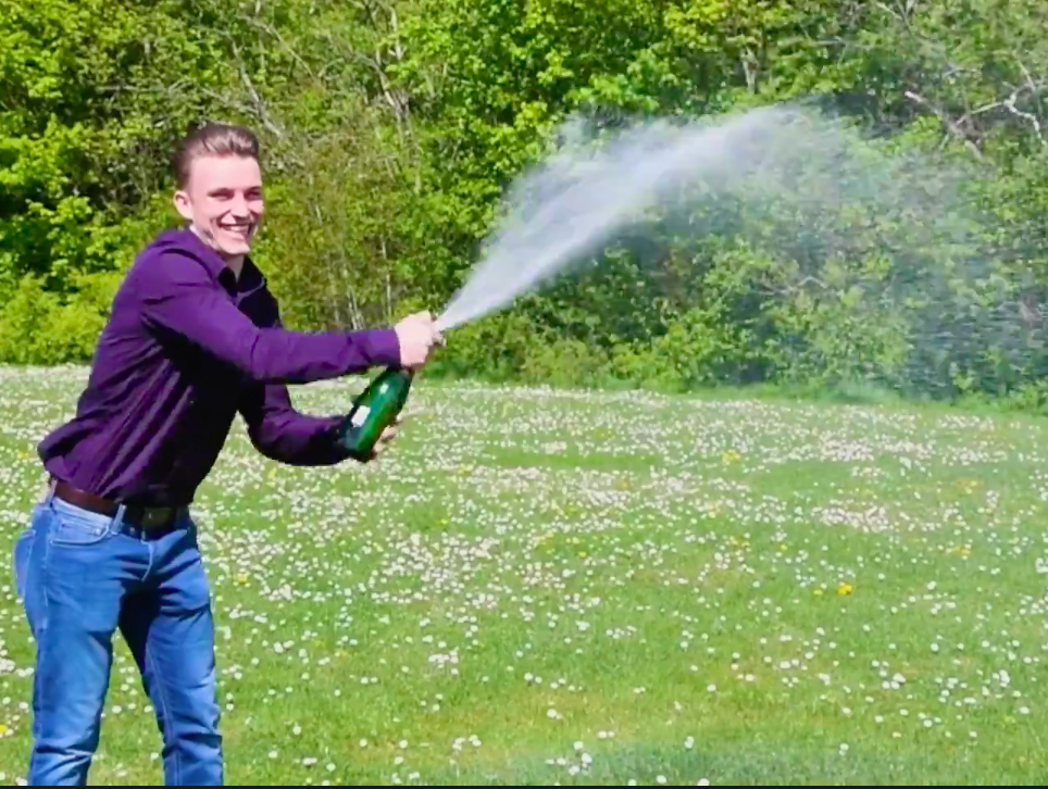 I Won Twice In One Day Dudley Man Wins 250k On Scratch Card And Has First Date On Same Day Itv News Central