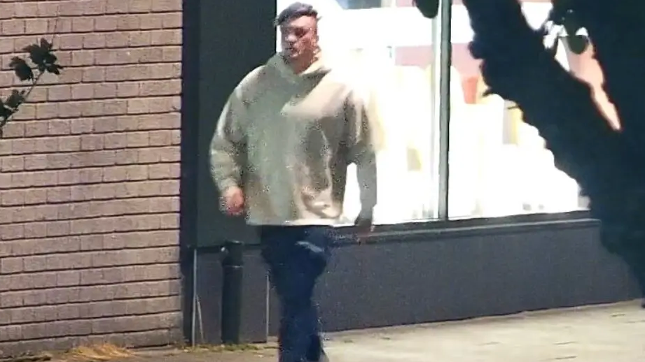 Victim suffers broken jaw after being attacked by stranger in Weston ...