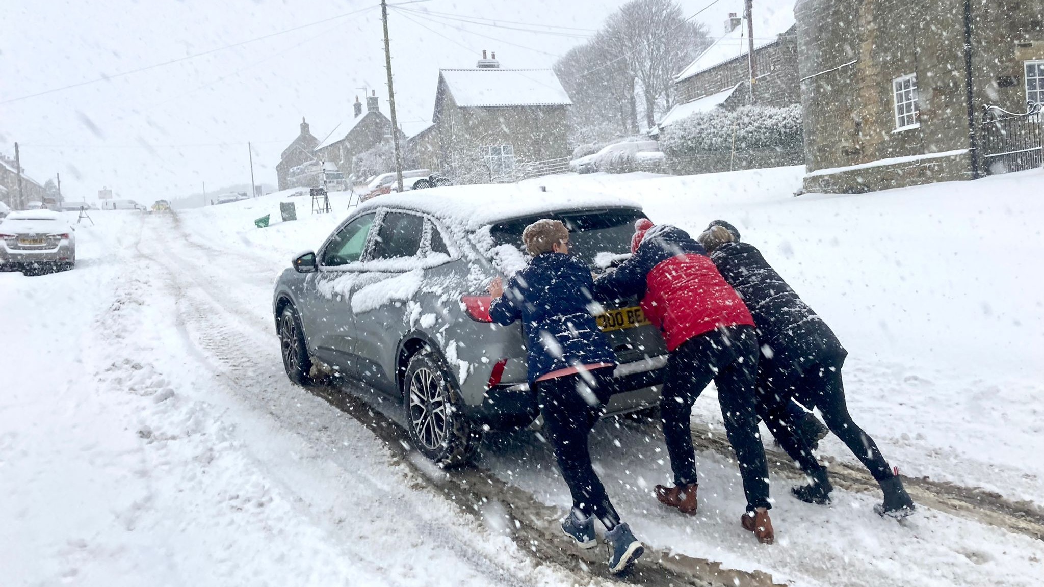 A171 from Scarborough to Whitby closed following heavy snow ITV