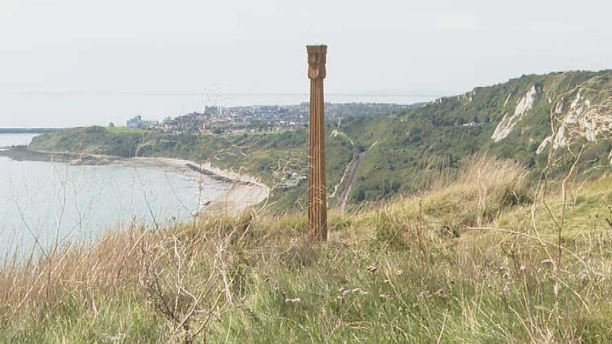Mystery surrounding 8ft totem pole which has appeared on Kent coastal ...