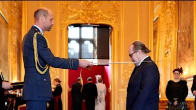 Sir Gary Oldman receives knighthood at Windsor Castle - Latest From ITV