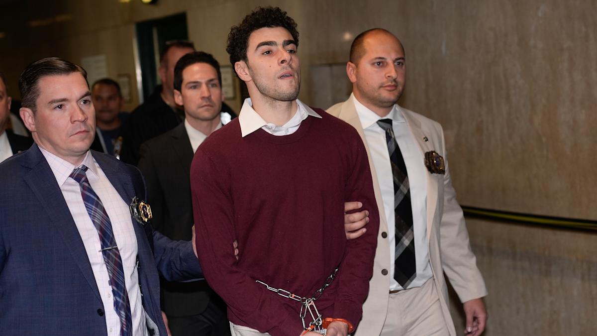 Luigi Mangione pleads not guilty to the murder of UnitedHealthcare CEO ...