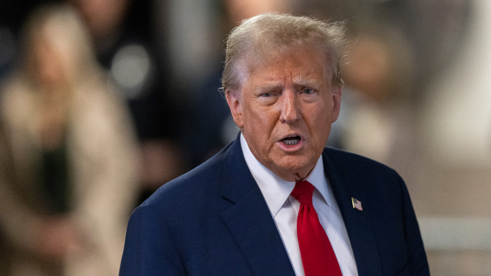 Boulevardzeitungsverleger beschreibt Fake-News-Kollusion zum Schutz von ...