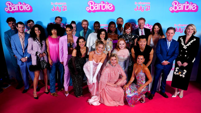 Margot Robbie Remains a Pink Dream at 'Barbie' London Photocall: Photo  4954979, America Ferrera, Barbie, Greta Gerwig, Issa Rae, Margot Robbie,  Movies, Simu Liu Photos