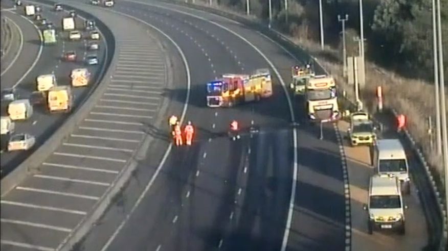 M62 closed between junction 27 and 28 westbound near Leeds after