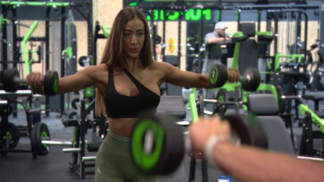 WHY WOMEN'S BODYBUILDING IS TRENDING So what's going on here, and