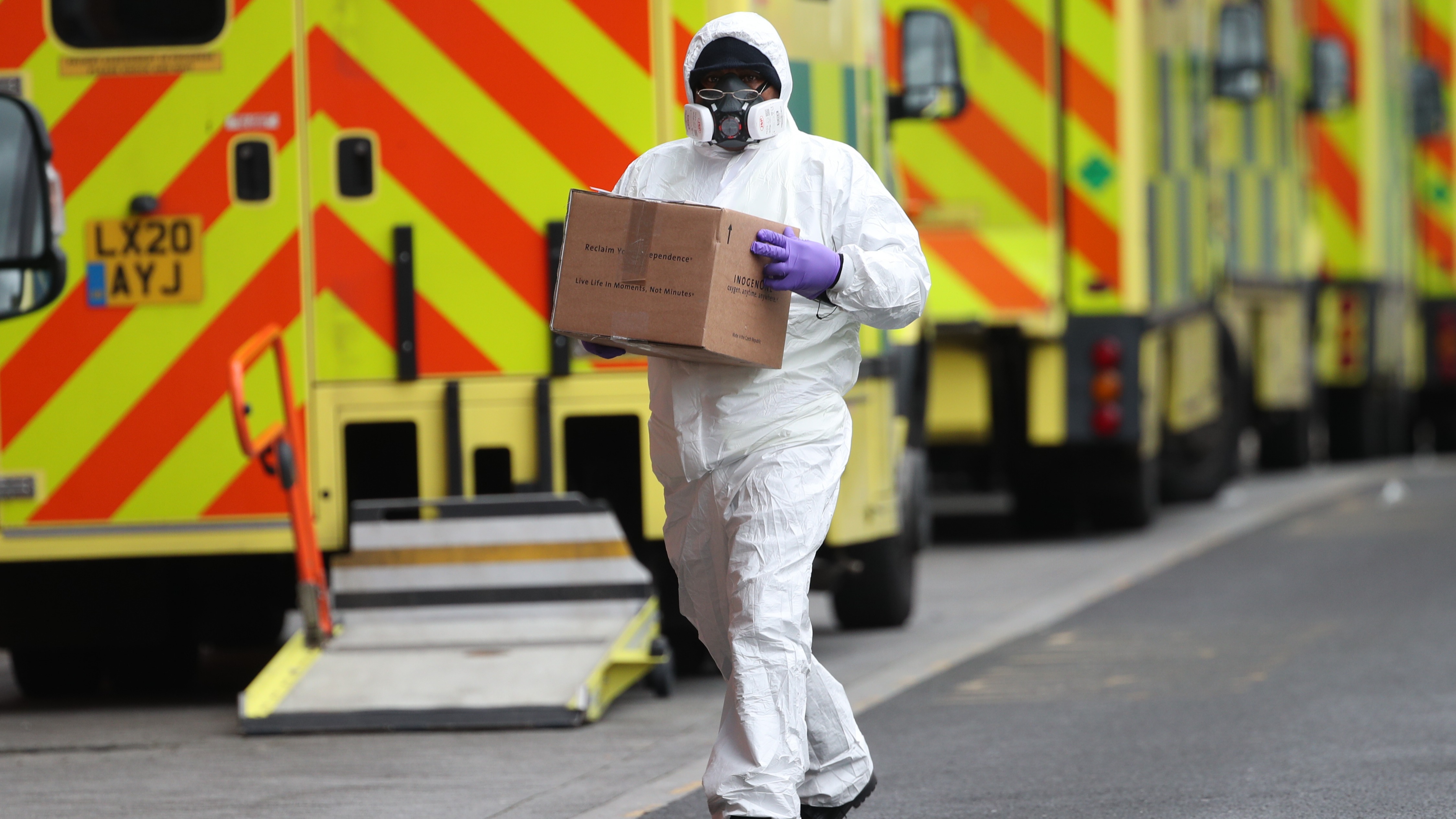 UK records highest daily deaths since pandemic began with further 1,610 | ITV News