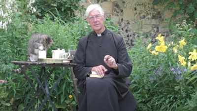 060720-Cat interrupts Dean's sermon-Canterbury Cathedral