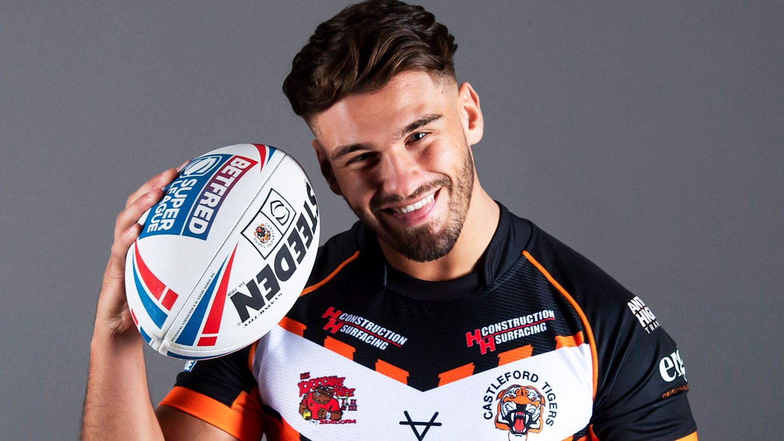 Love Island star Jacques O'Neill returns to Castleford Tigers | ITV ...