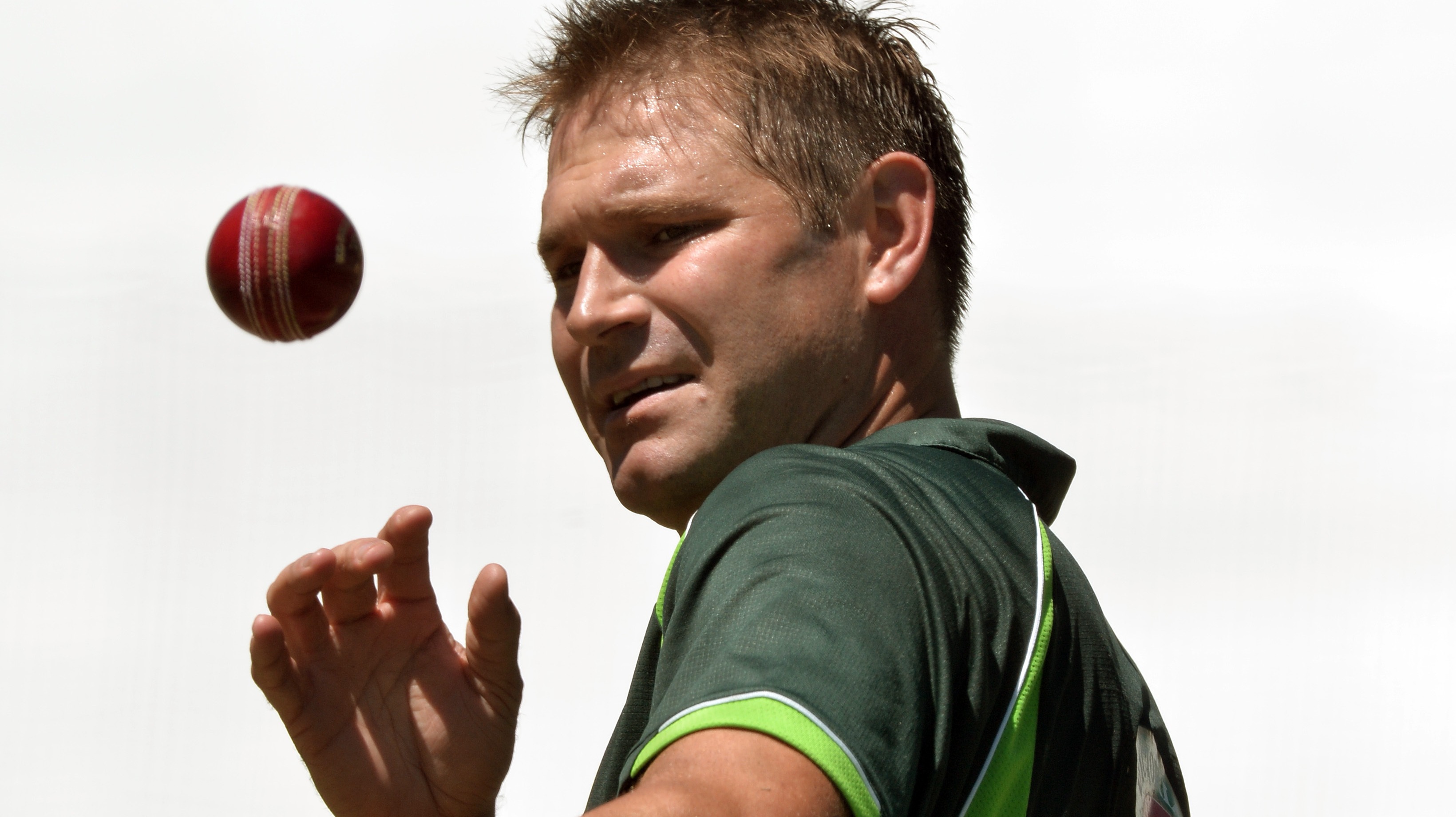 Australia fast bowler Ryan Harris retires on eve of Ashes with knee ...