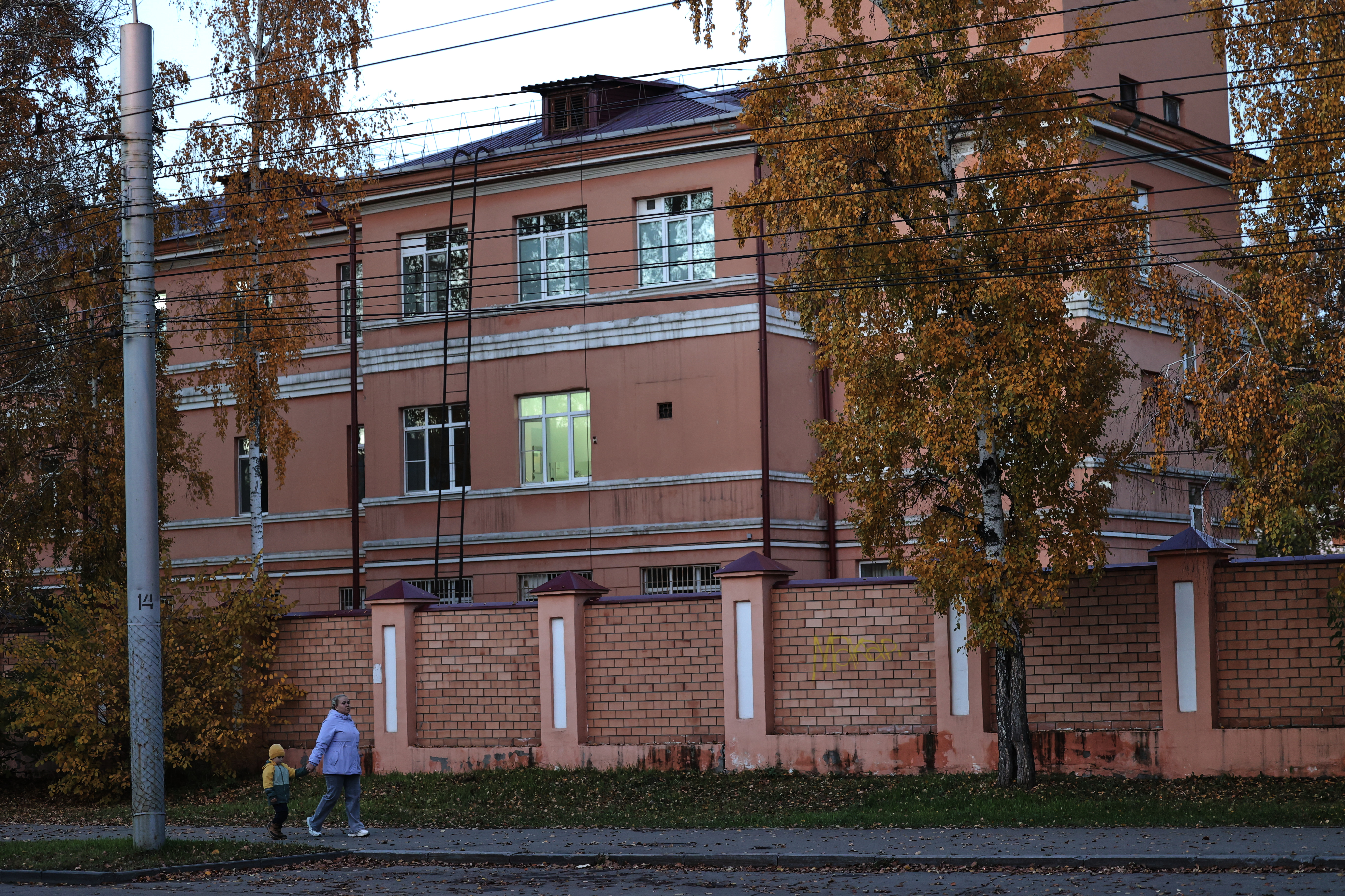 Official says WHO doesn't know exactly how a lab worker in Russia died ...