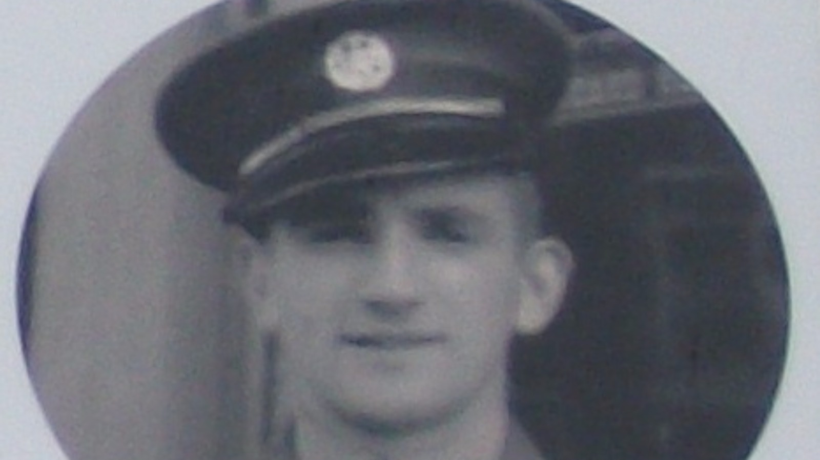 Search on for family of RAF airman killed in WW2 bombing | ITV News Wales