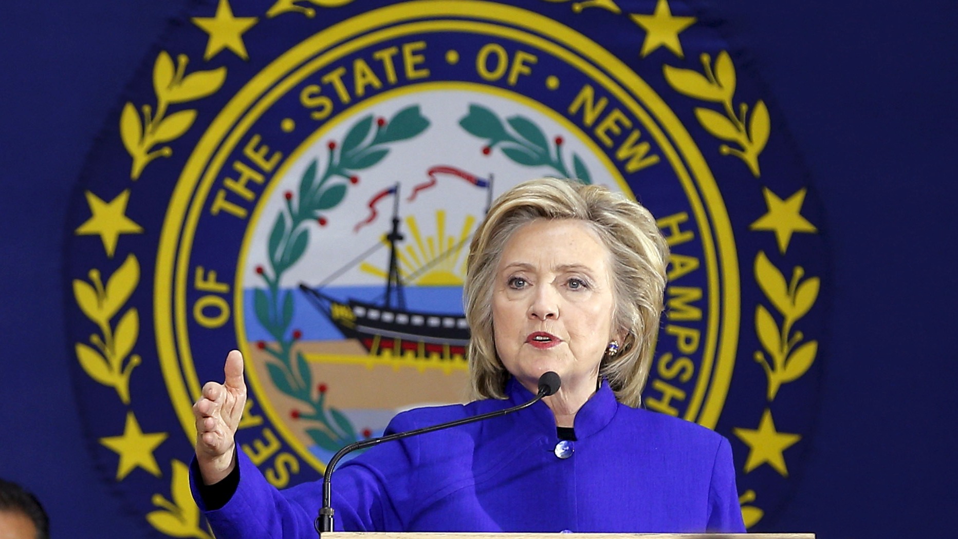 Fbi To Examine Hillary Clintons Private Email Server From When She Was Us Secretary Of State 