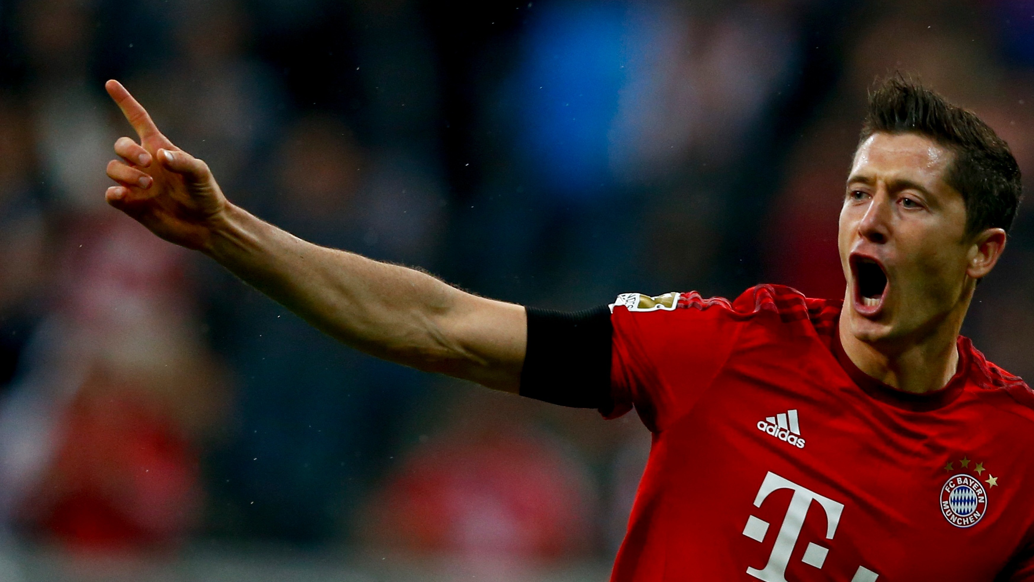 Robert Lewandowski scores five goals in nine minutes for Bayern Munich