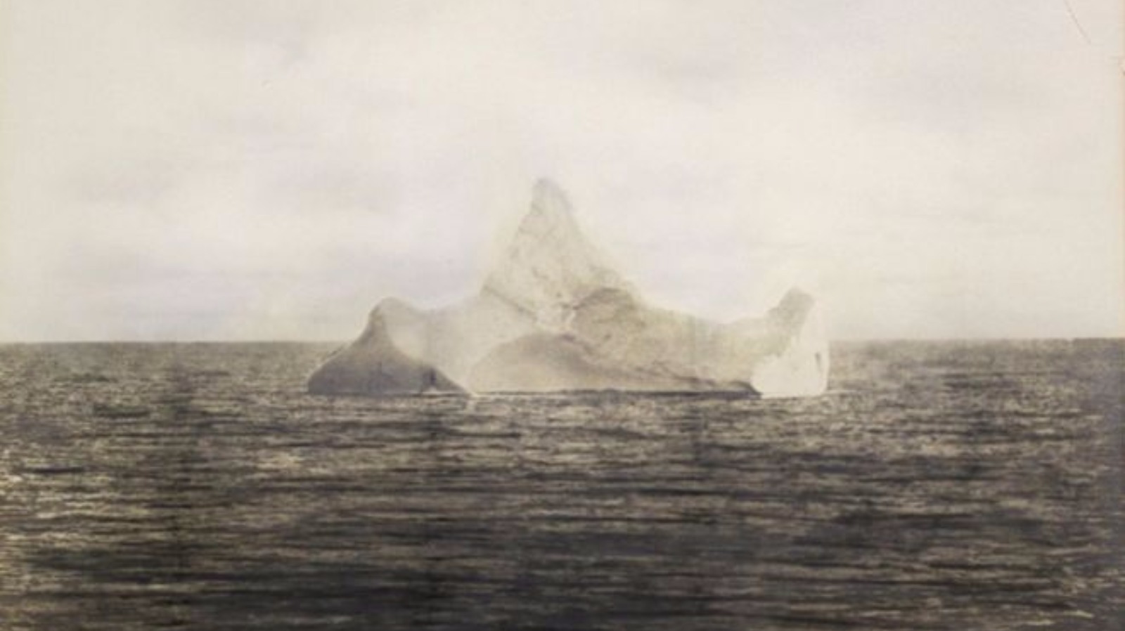 Titanic iceberg' photograph set for auction today | ITV News