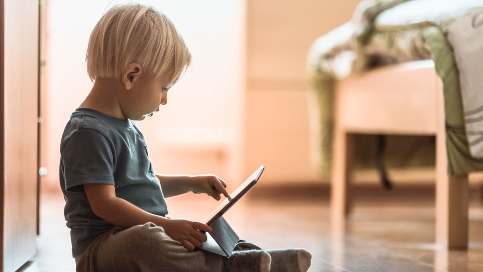 Kinder unter fünf Jahren sollten nicht länger als eine Stunde pro Tag vor ...