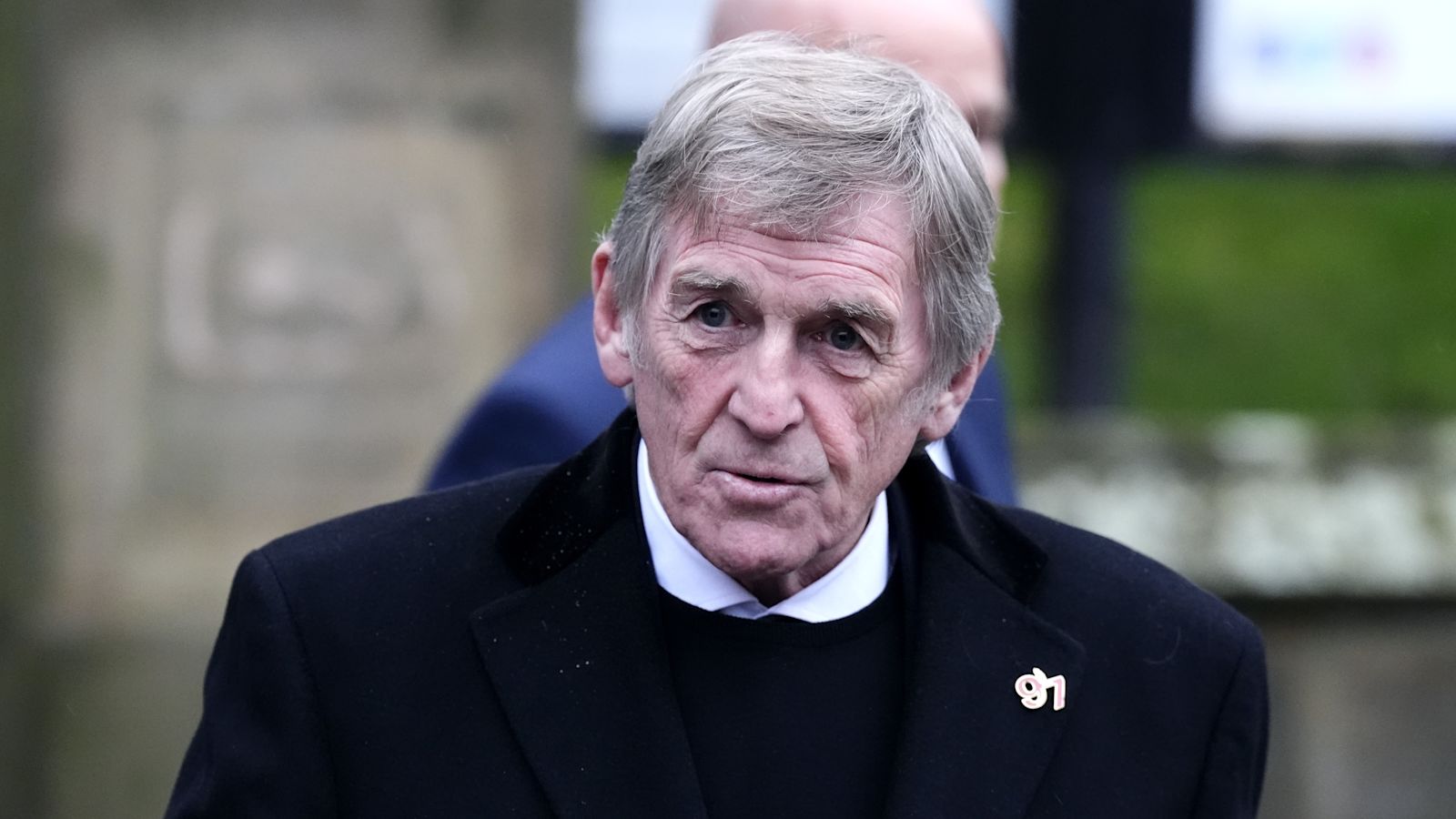Liverpool-Legende Sir Kenny Dalglish unterzieht sich einer Krebsbehandlung