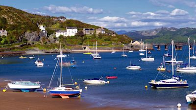 250821 Barmouth second homes
