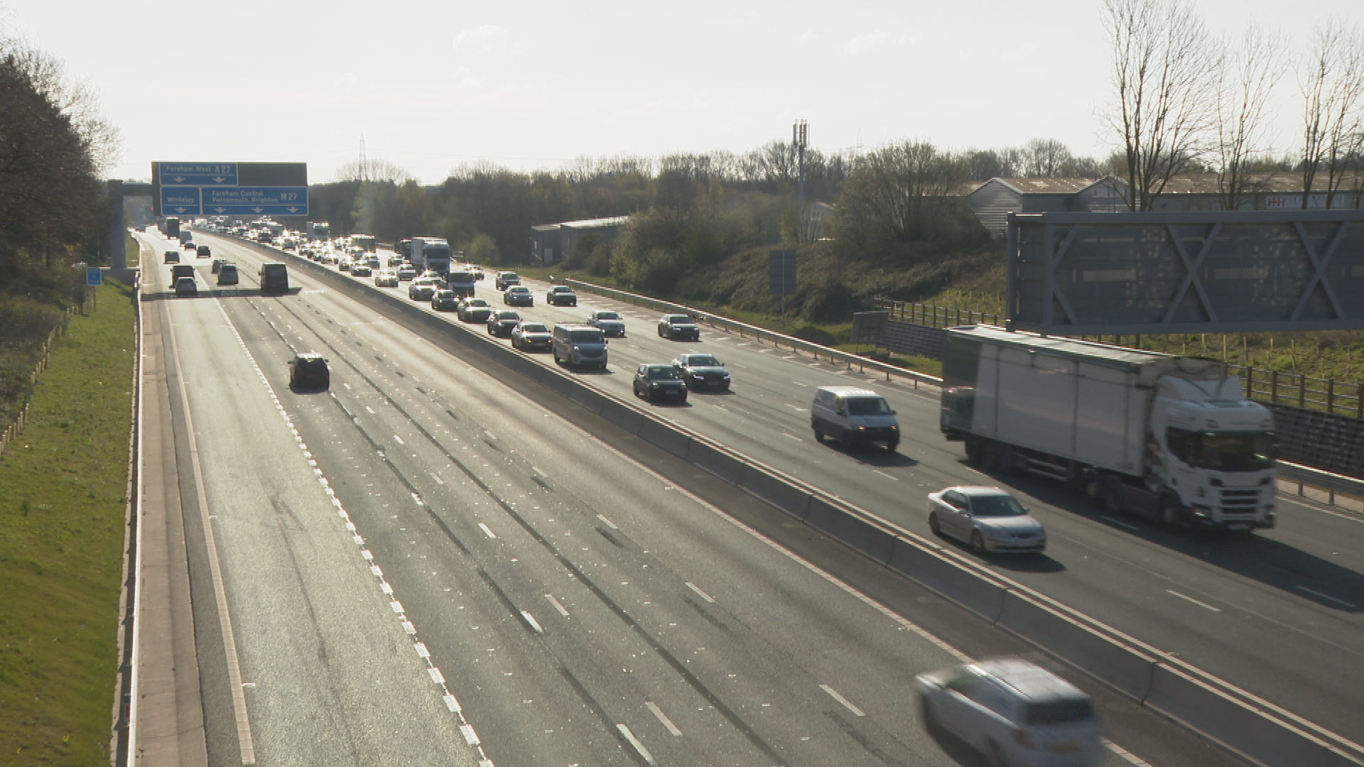 Motorcyclist dies in crash on the M27 near Portsmouth | ITV News Meridian
