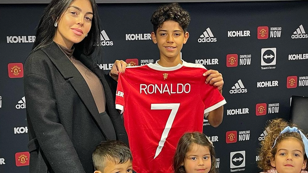 THAT'S WHY RONALDO' SON TOOK №24 AT MANCHESTER UNITED! 