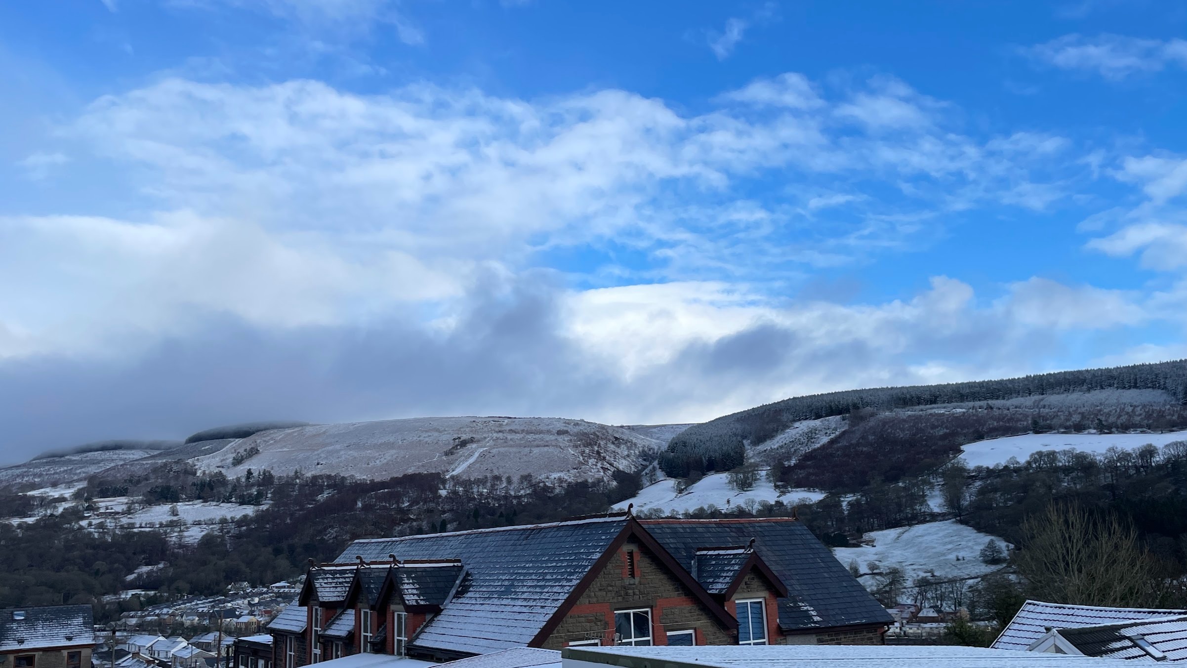 Snow and ice Around 140 schools close across Wales due to poor