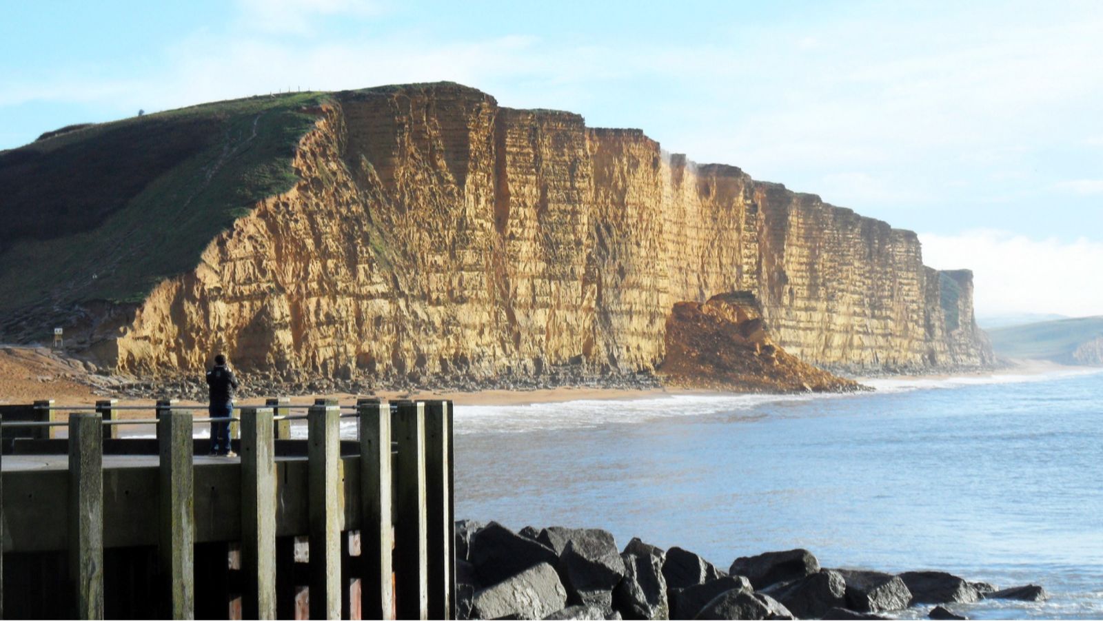 Warning to stay away from Dorset cliffs made famous by Broadchurch ...