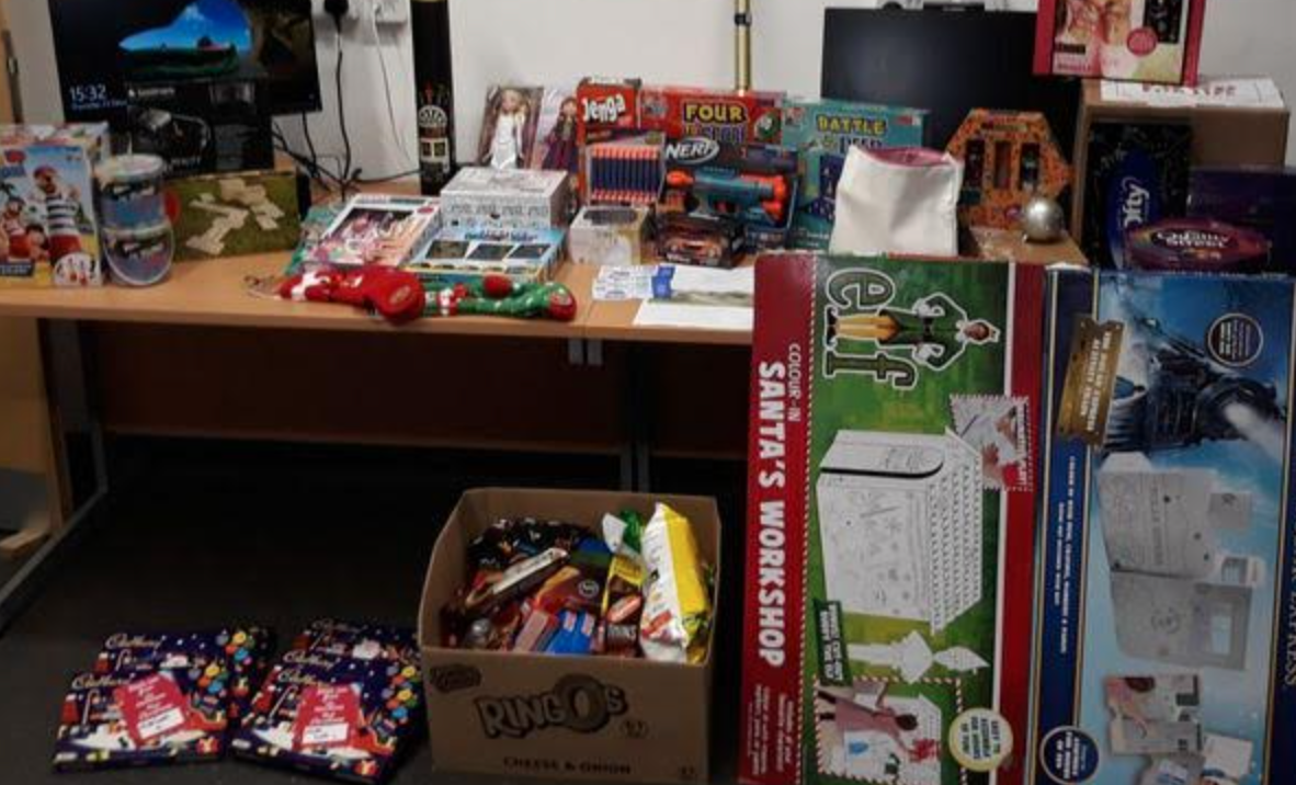 Wktv December 25 2022 Authorities Stolen Christmas Gifts Nottinghamshire Family Who Had Christmas Presents Stolen Now Inundated With  Gifts | Itv News Central