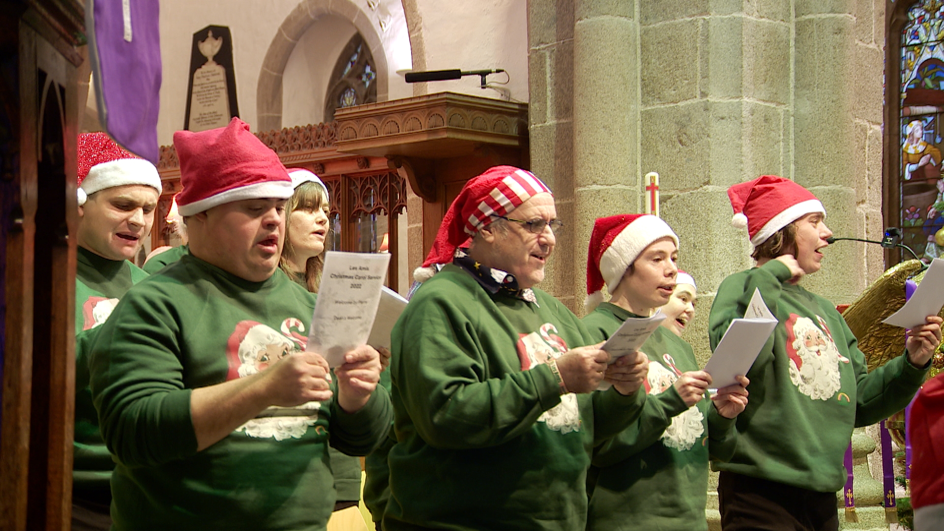 Les Amis Choir returns for first live performance since 2019 ITV News