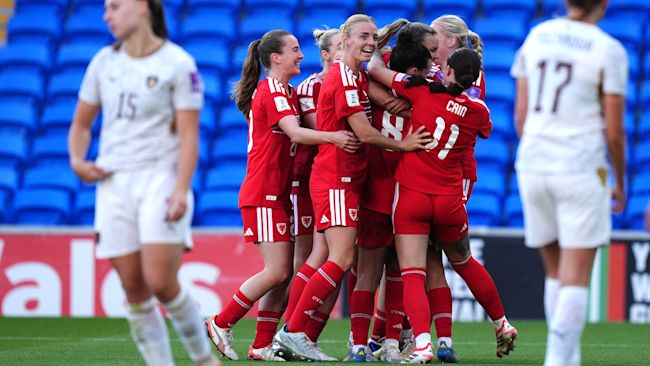 Wales celebrate Gemma Evans' goal against the Czech Republic