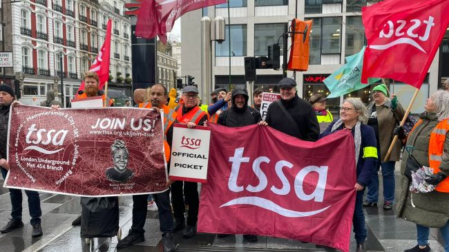 TSSA and Prospect picket line at Paddington where a strike by signallers has shut the central section of the Elizabeth Line. 