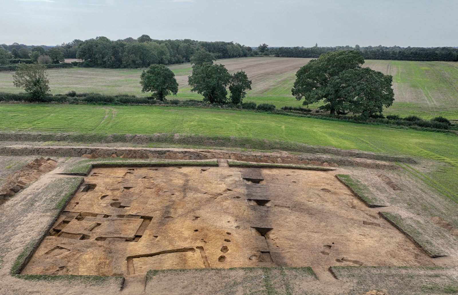 Stronghold of the Kings in the North  King in the north, Anglo saxon,  Archaeology dig