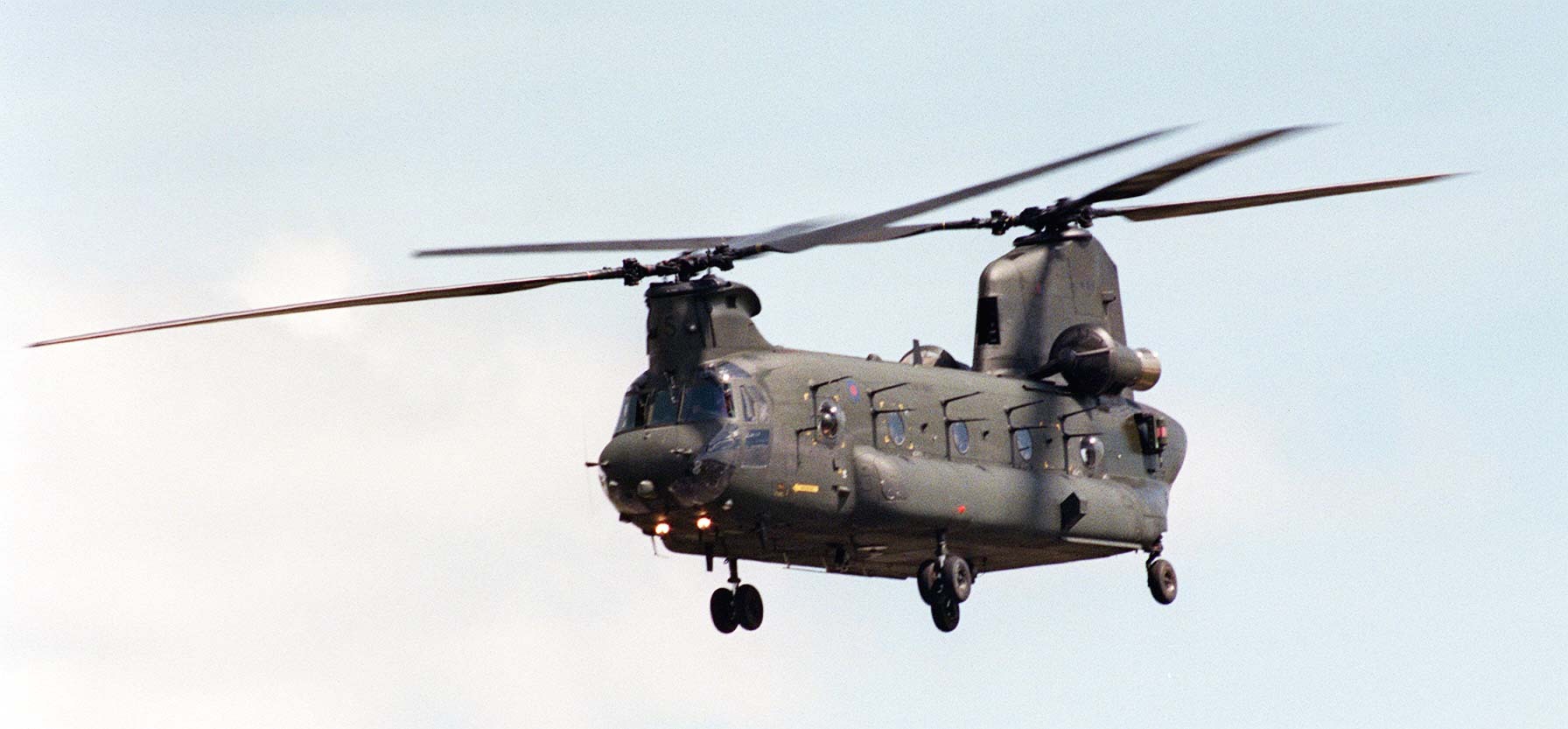 Traffic delays as RAF Chinook helicopter transported across ...