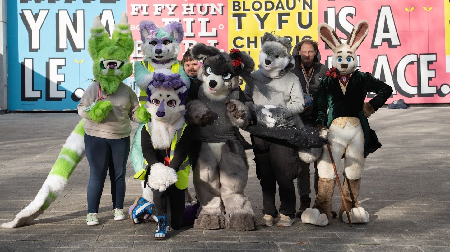 Comicon Cosplay Furry Porn - Tails in Wales: A look into the Bangor community where people dress up like  animals | ITV News Wales