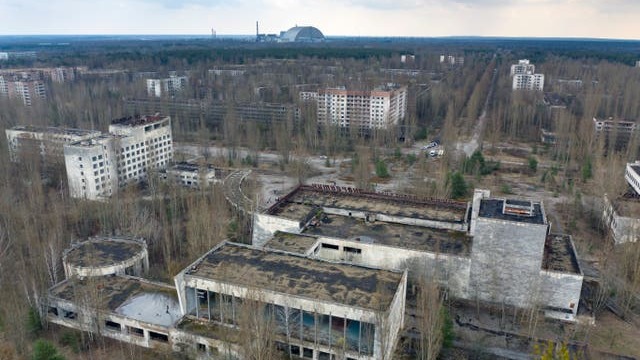 Russian troops 'hand back control' of Chernobyl site to Ukrainians as