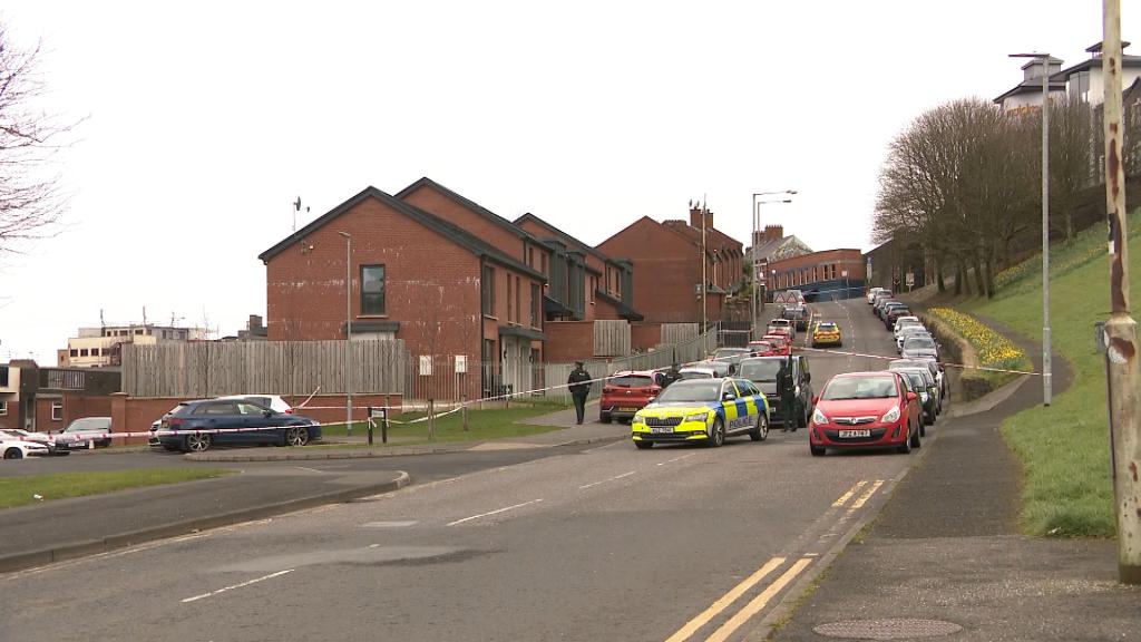Cordon widened and 13 homes evacuated at security alert in Derry UTV