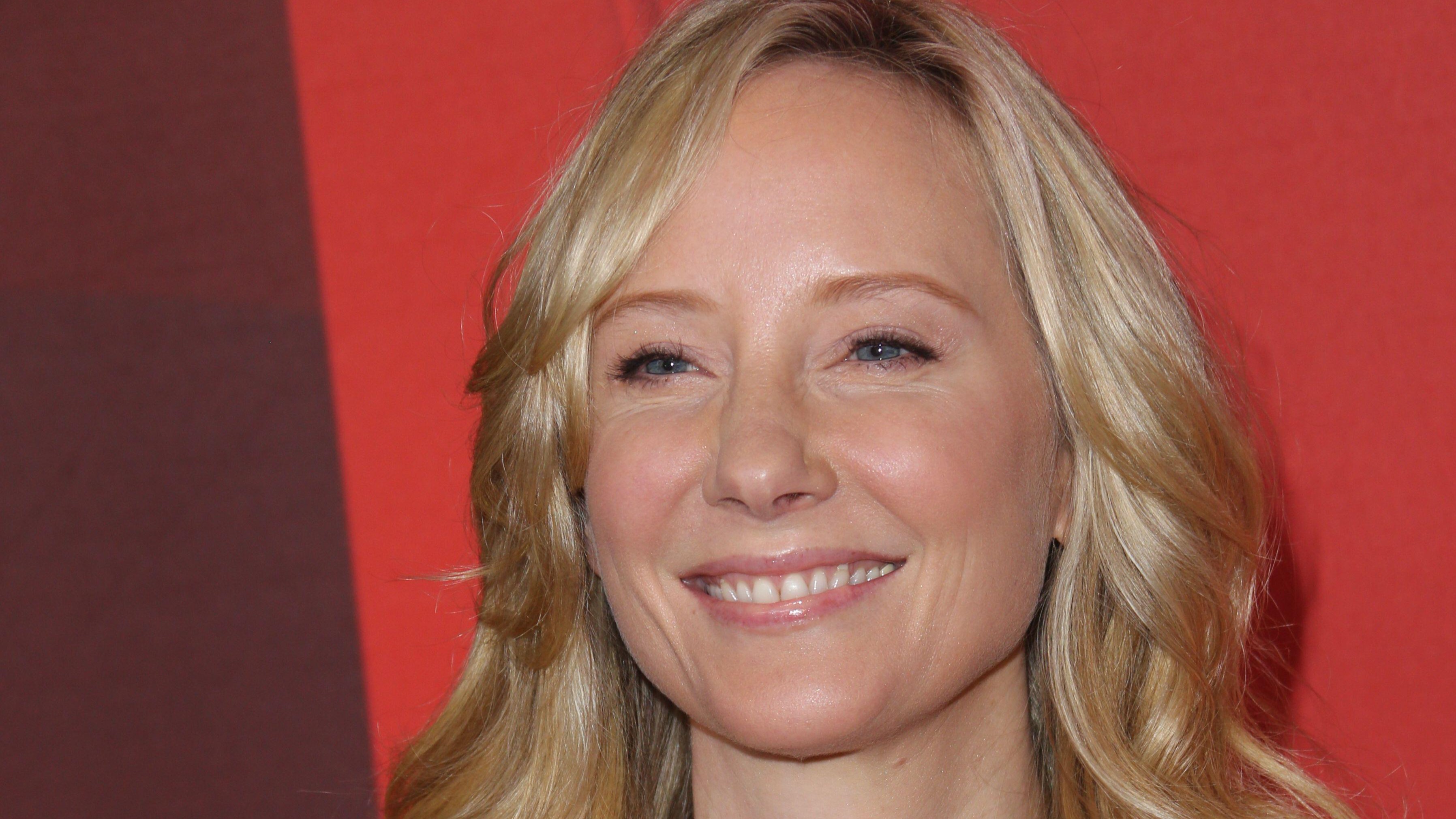 Actress Anne Heche dies