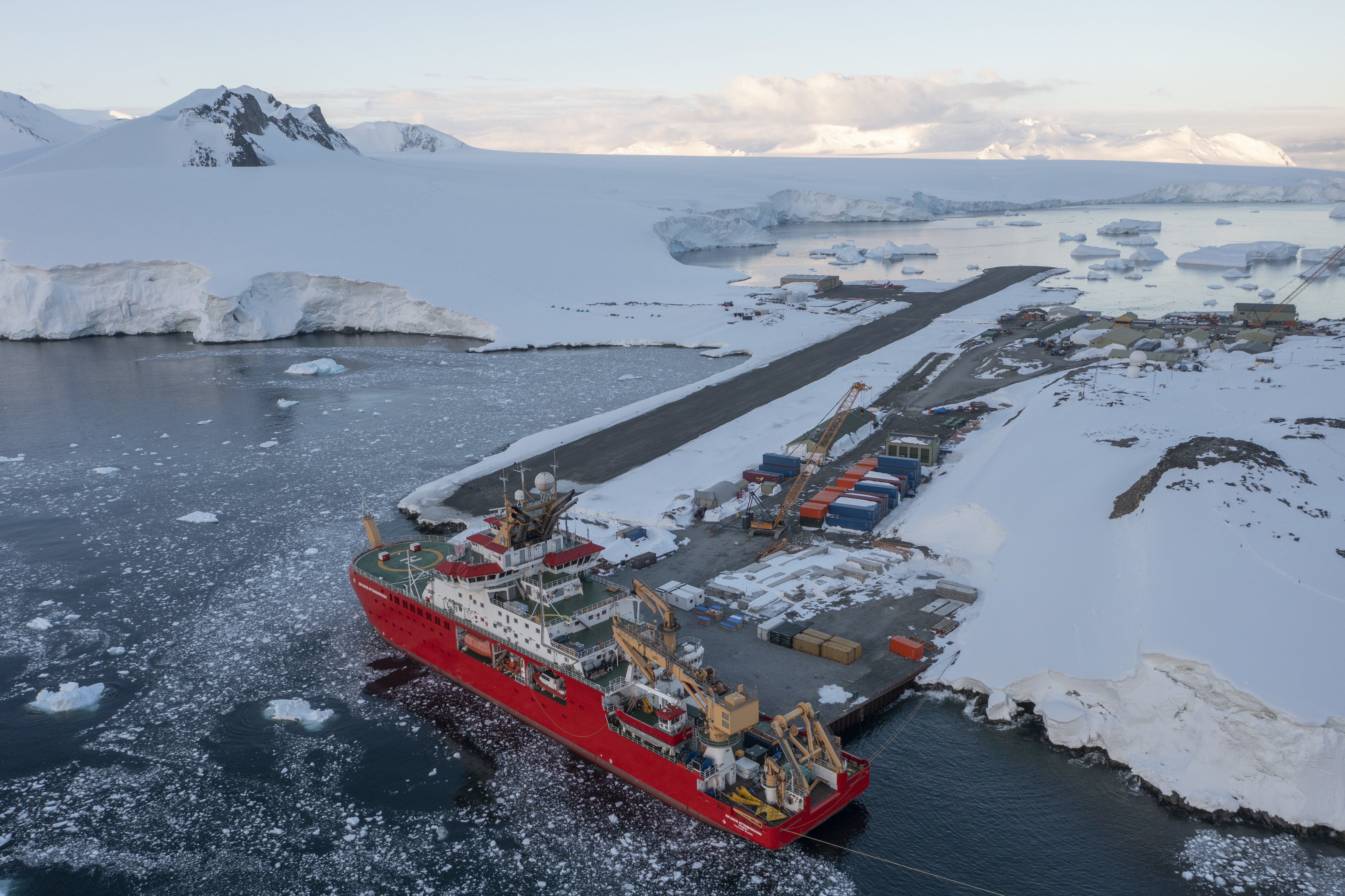 Polar research ship leaves Portsmouth to study impacts of climate ...