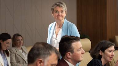 Yvette Cooper rejects calls for disappearing messages ban for politicians