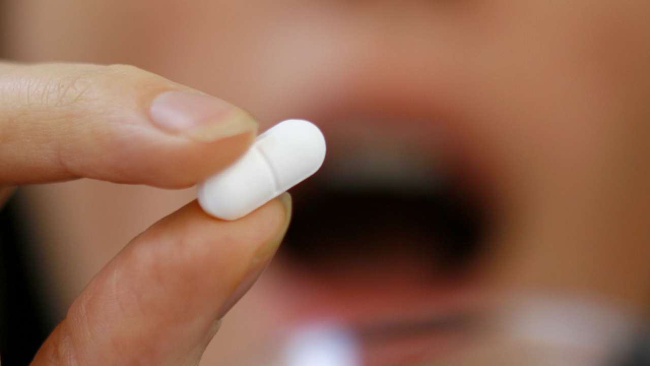 Overusing painkillers linked to poor mental health and addiction in young people