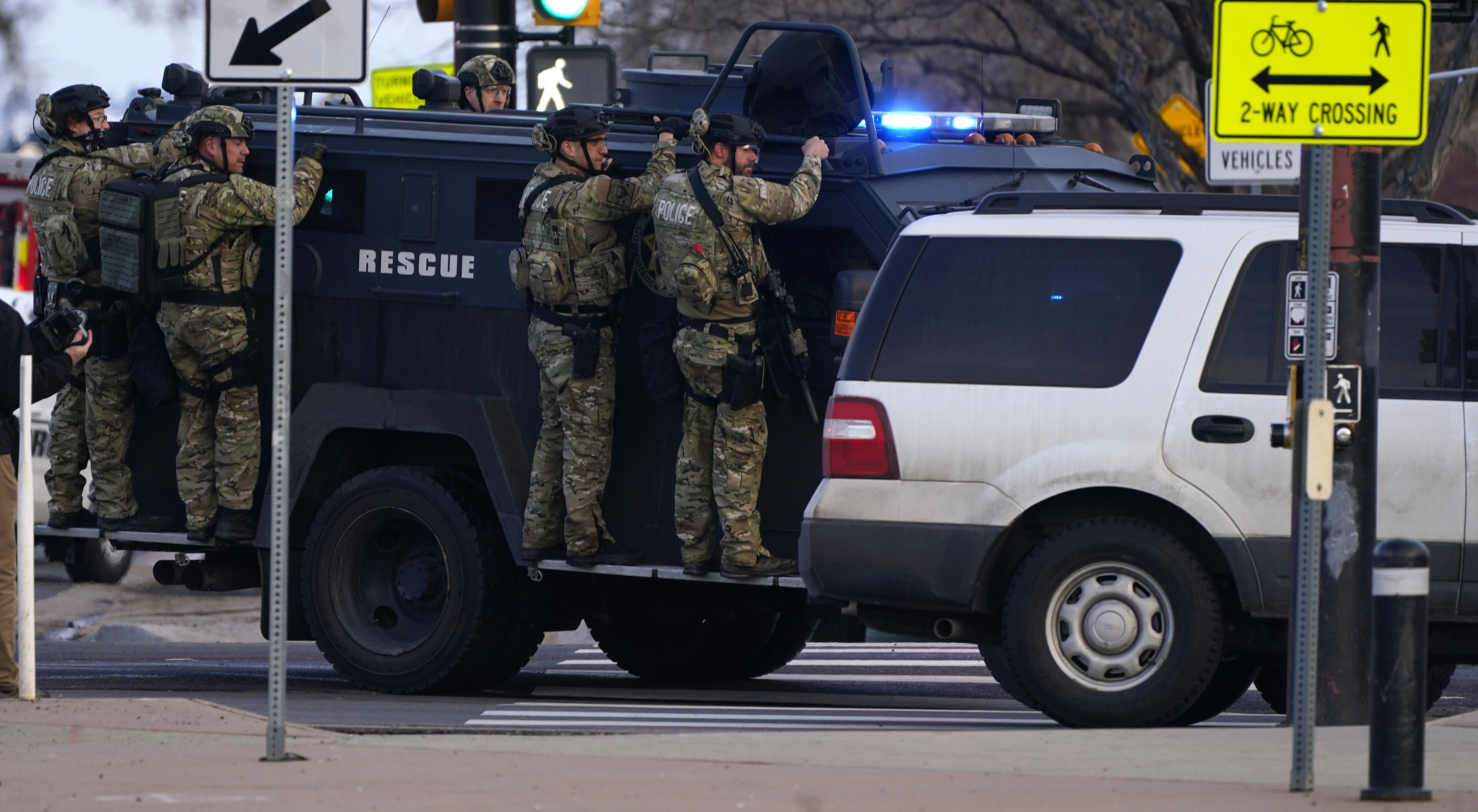 Police officer among ten killed in Colorado supermarket shooting | ITV News
