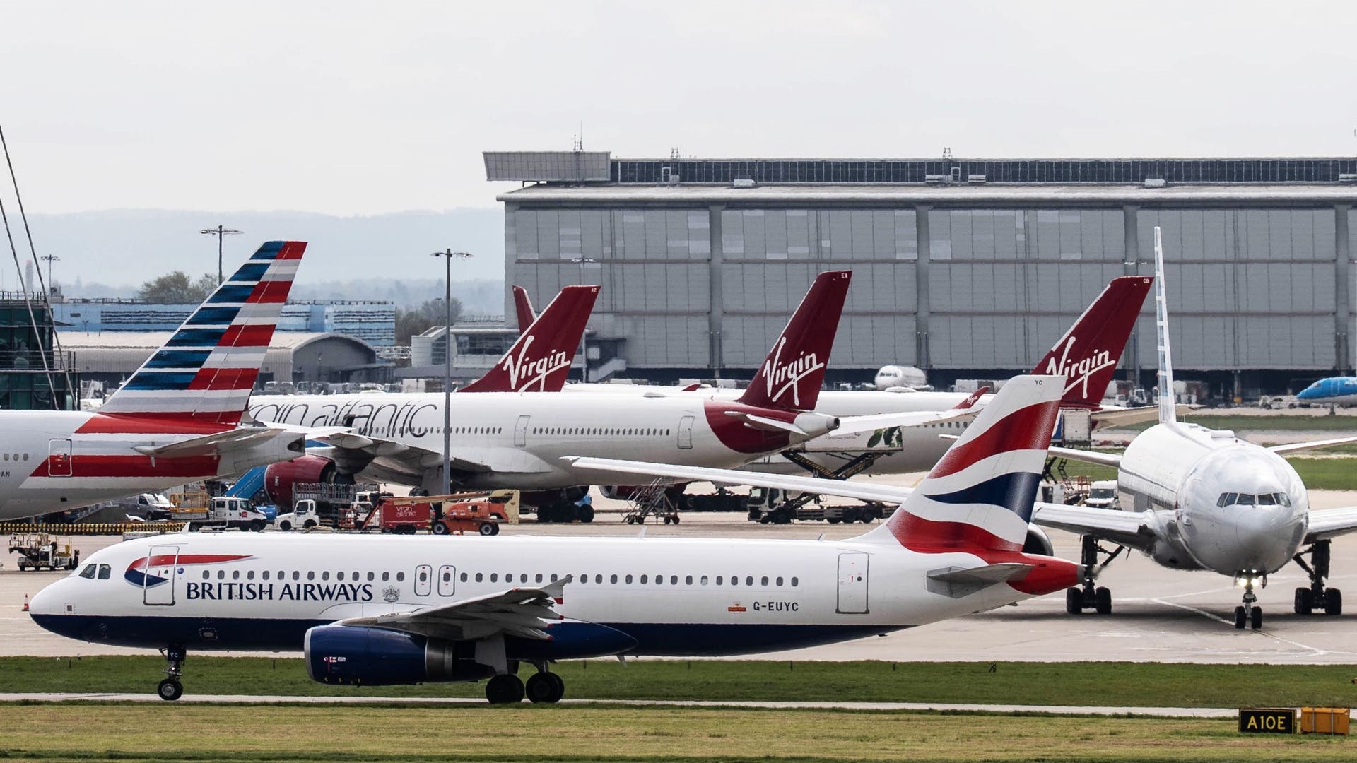Flights back to normal as investigation into air traffic control glitch underway