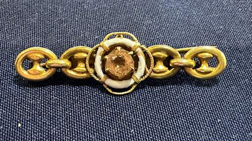 Brooch given to first passenger to board doomed steamship found at roadshow