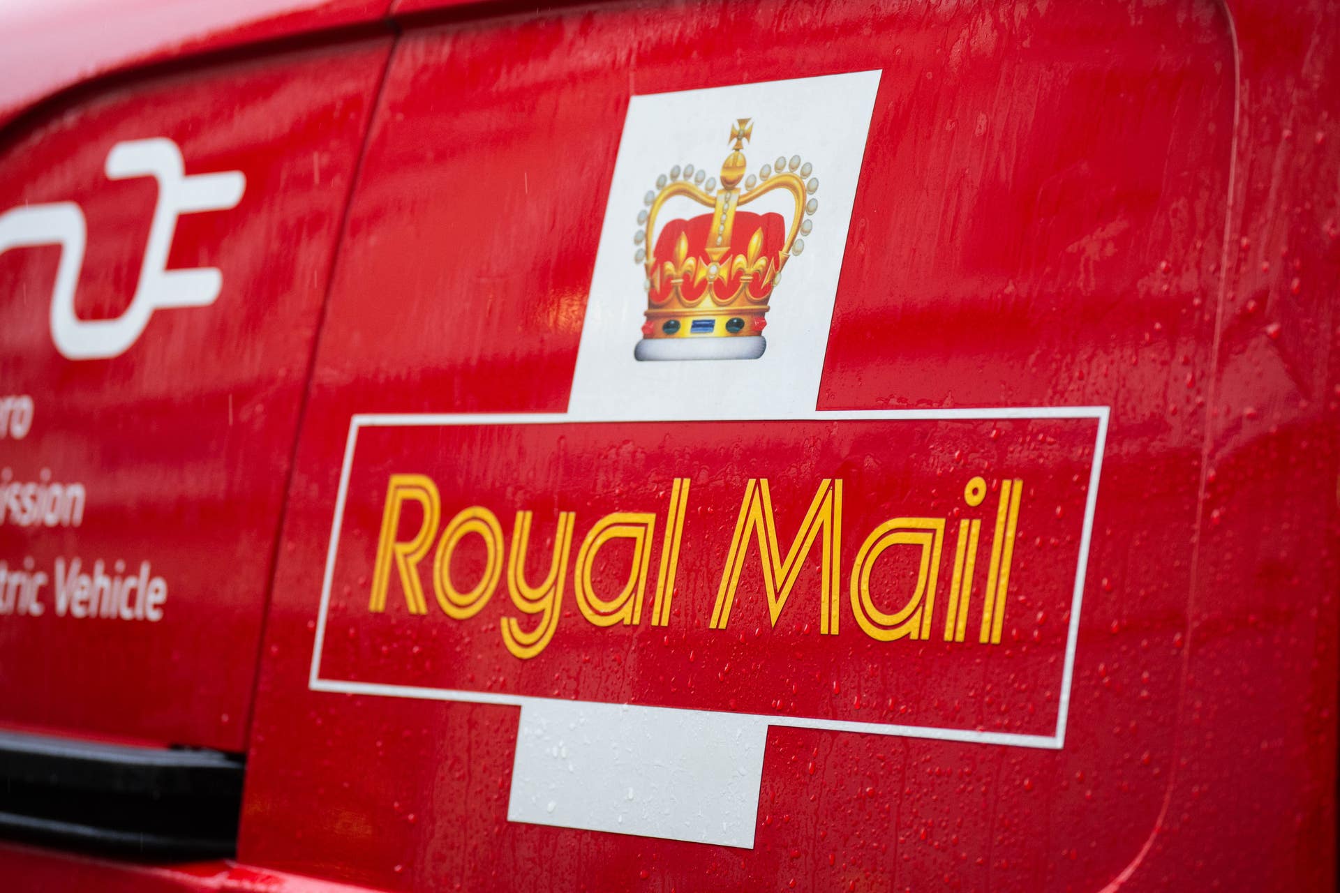 Royal Mail delays full rollout of postal overhaul until after Christmas ...